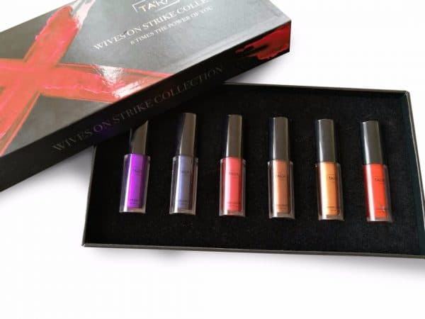 WIVES ON STRIKE METALLIC LIPSTAIN